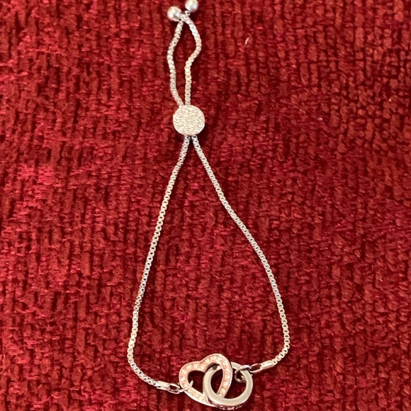 Jewelry - Absolutely beautiful pull/slide bracelet ❤️